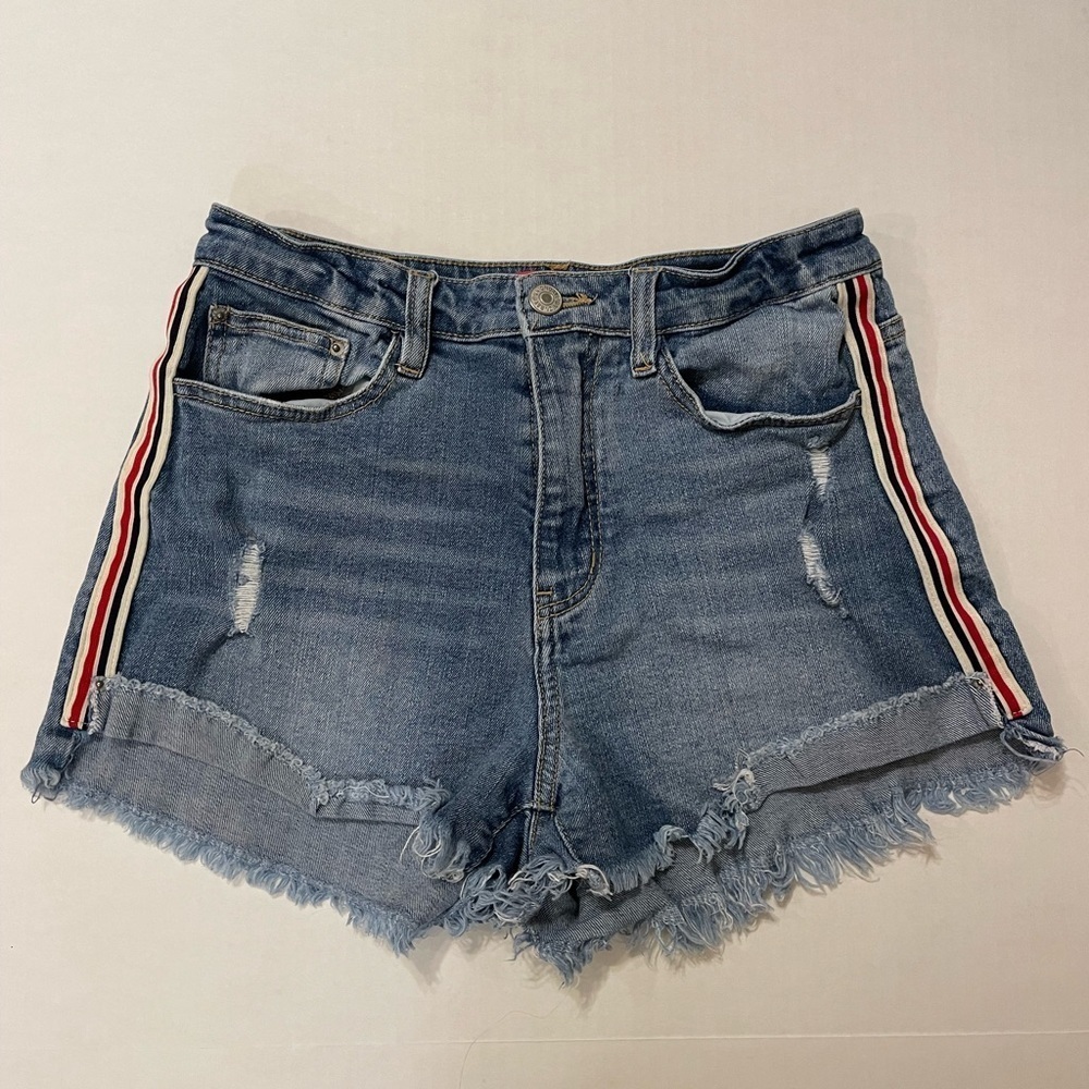 Union Bay high-rise distressed cuffed denim jean shorts with fringe size 7